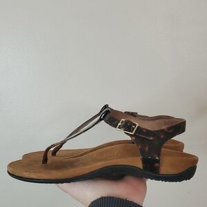 Vionic Paden Tourtoiseshell T-Strap Sandals Size 7 Comfort Wear Summer Womens